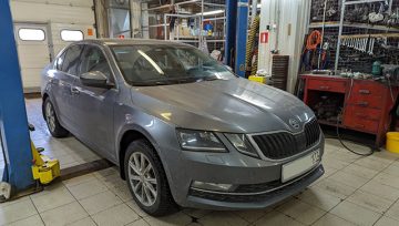 Skoda Octavia - заморгал ключик вытекло масло